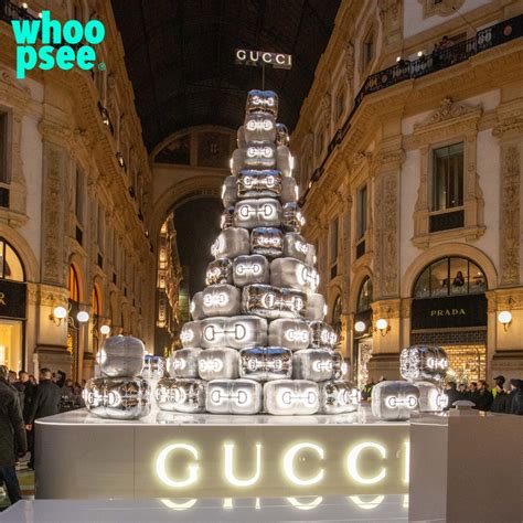 gucci albero di natale|Accensione Albero Gucci Milano .